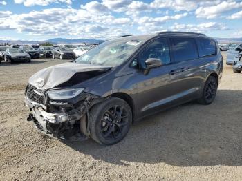  Salvage Chrysler Pacifica