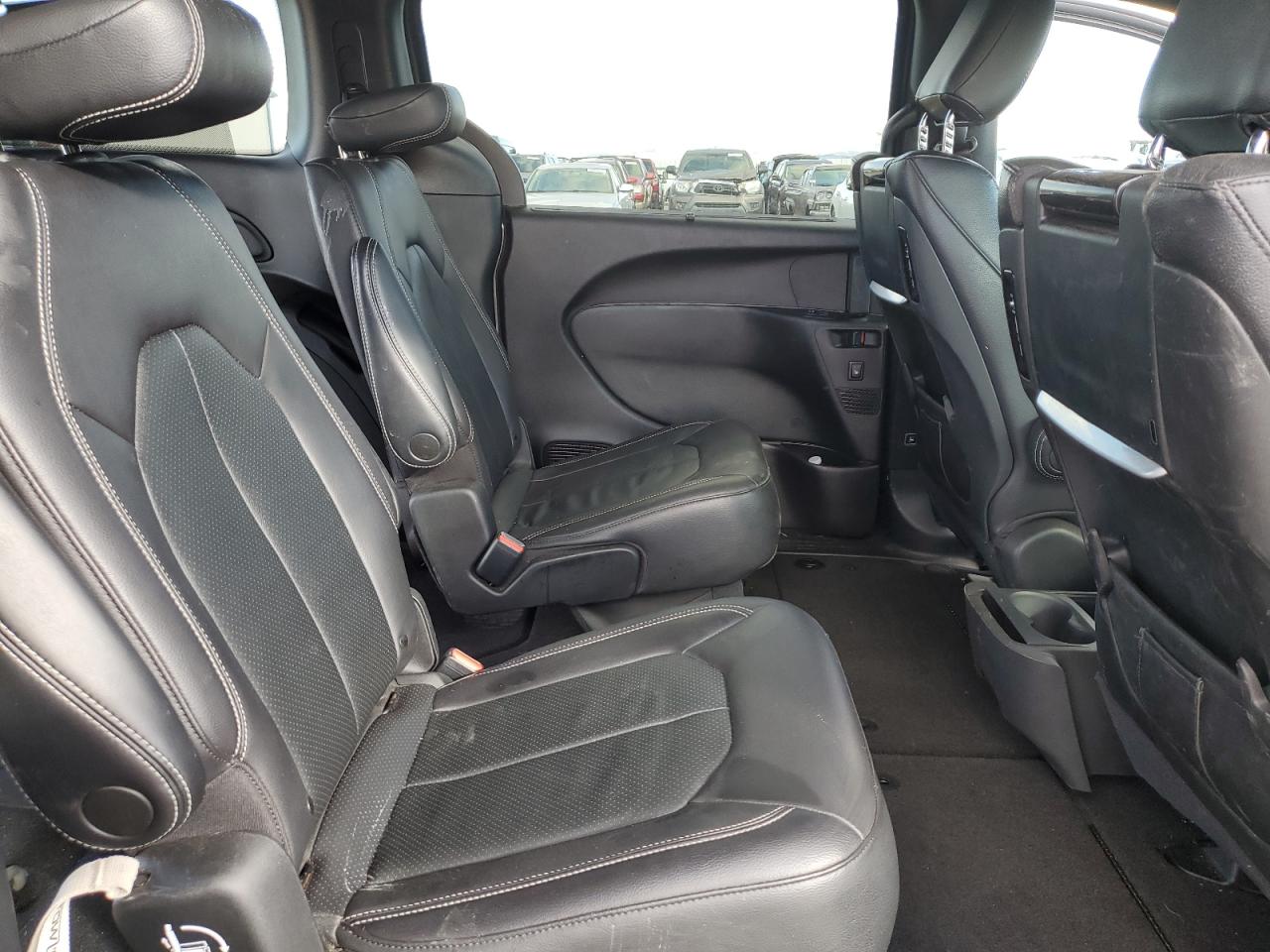 Chrysler Pacifica Touring L Image 14