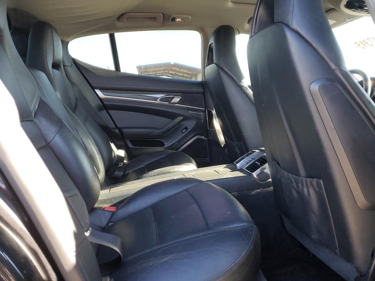 Porsche Panamera S Image 13