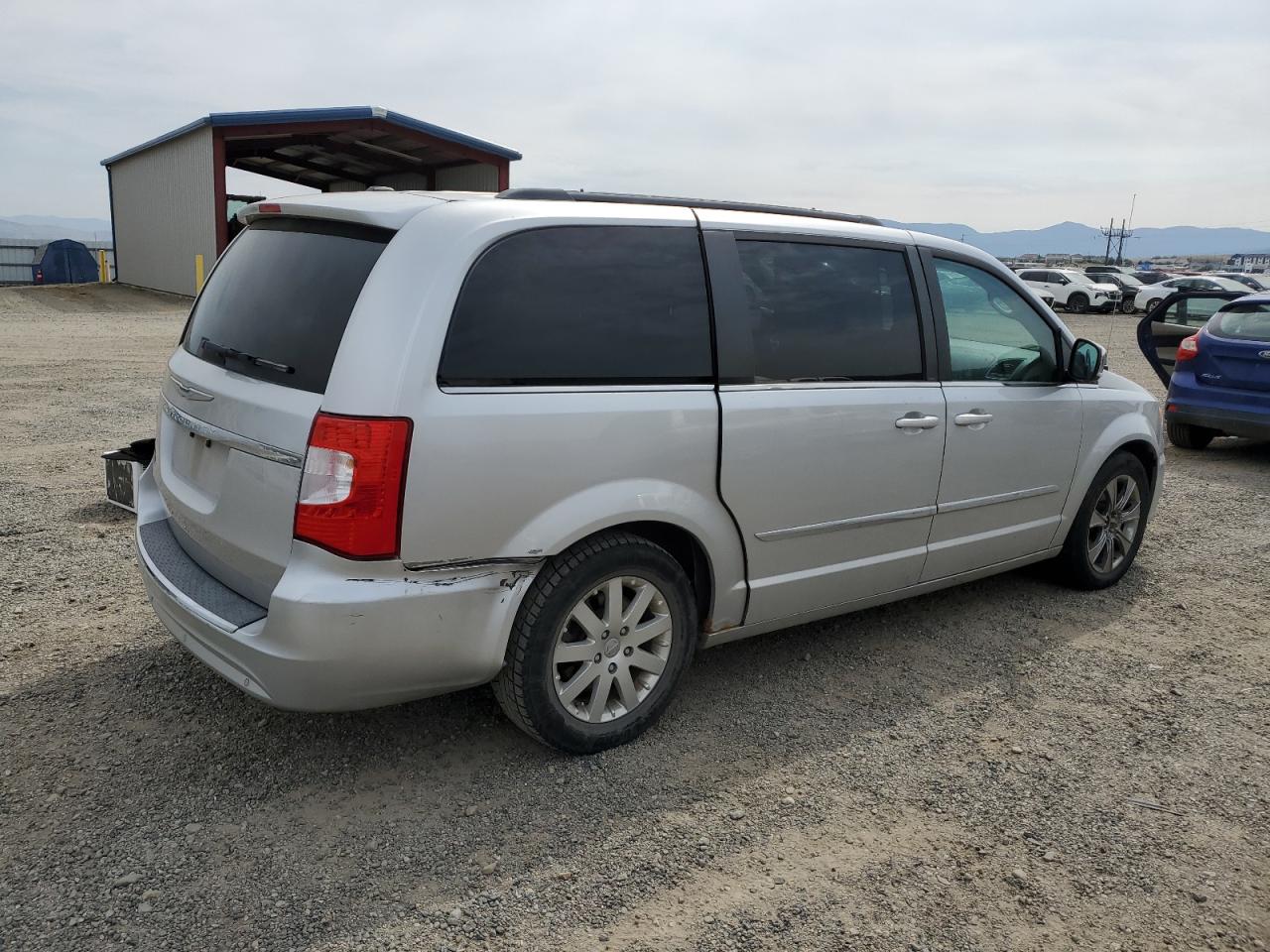Chrysler Minivan Touring L Image 6