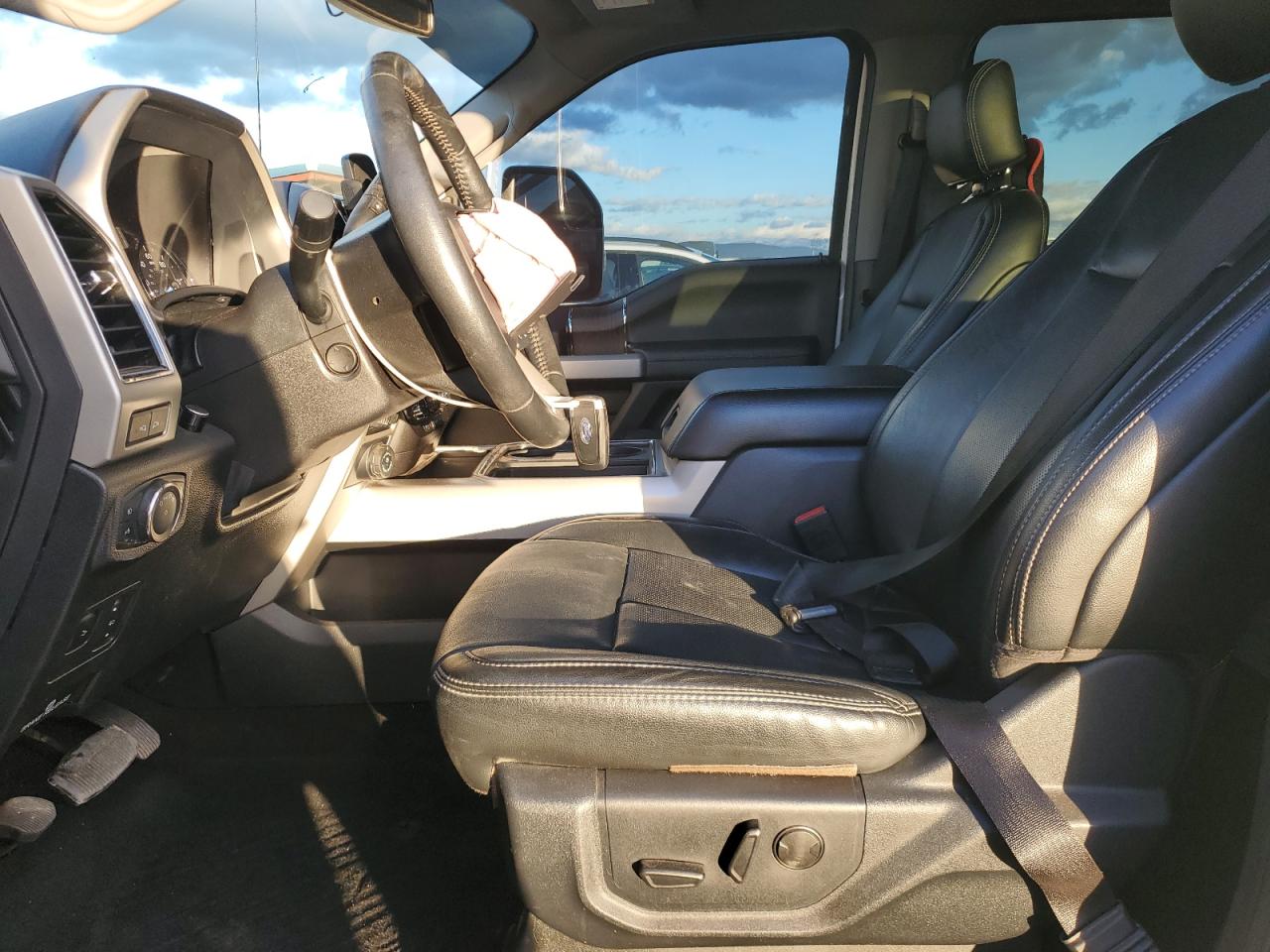 Ford F-350 Super Duty Image 8