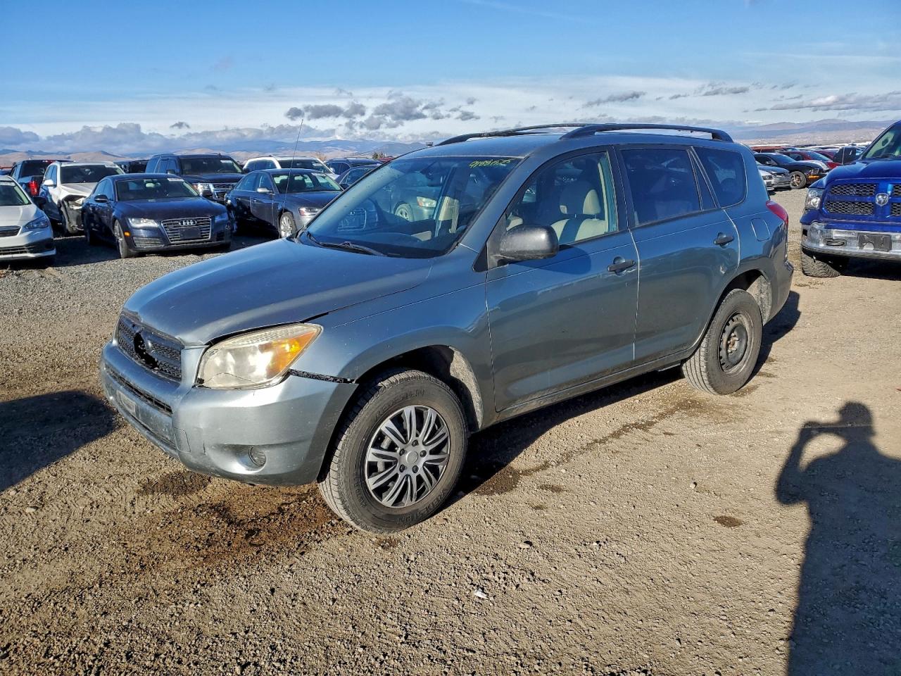 Toyota RAV4 Image 1