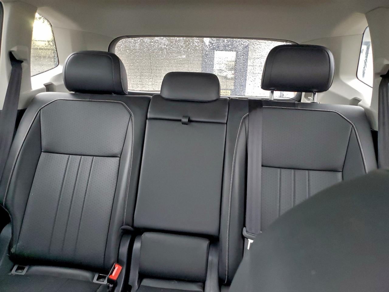 Volkswagen Tiguan Se Image 6