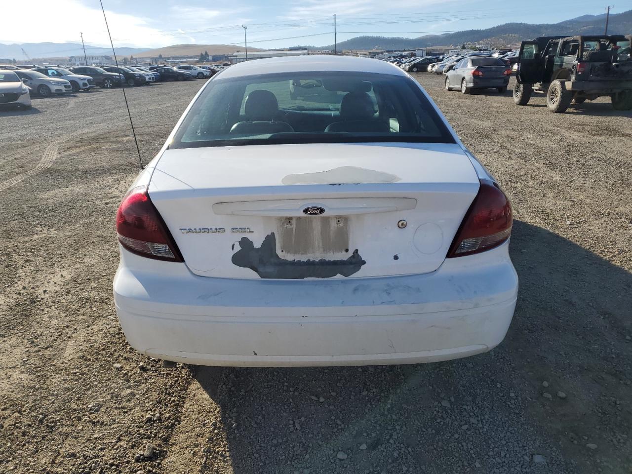 Ford Taurus Sel Image 11