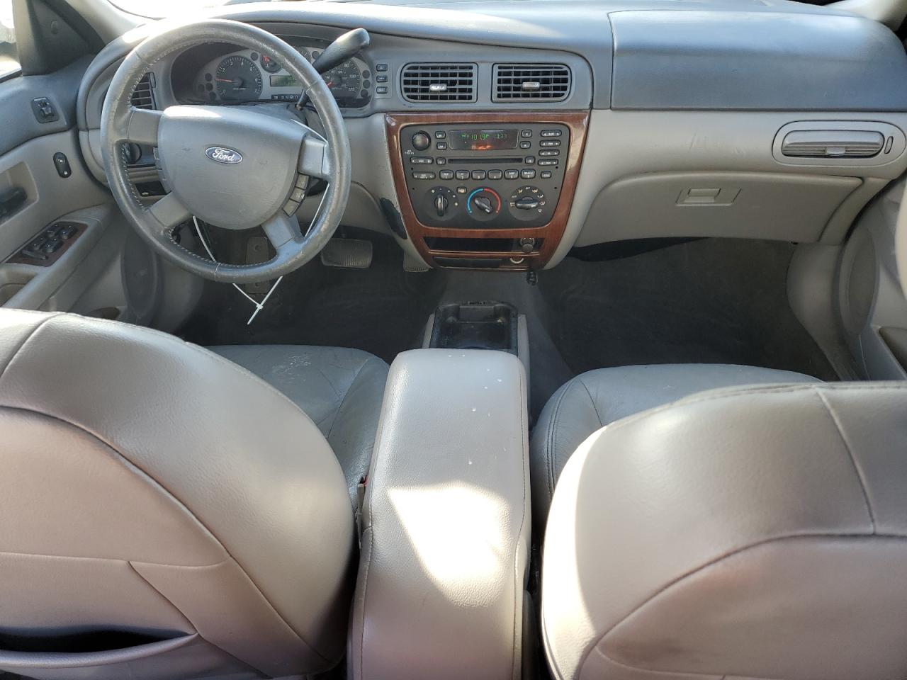 Ford Taurus Sel Image 9