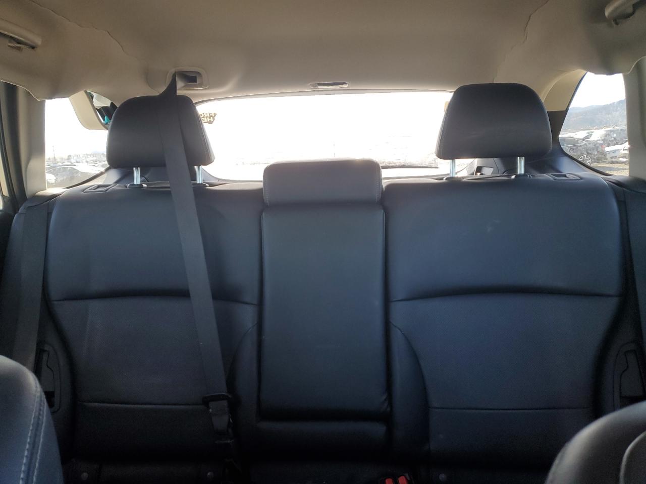 Subaru Outback 2.5i Limited Image 8