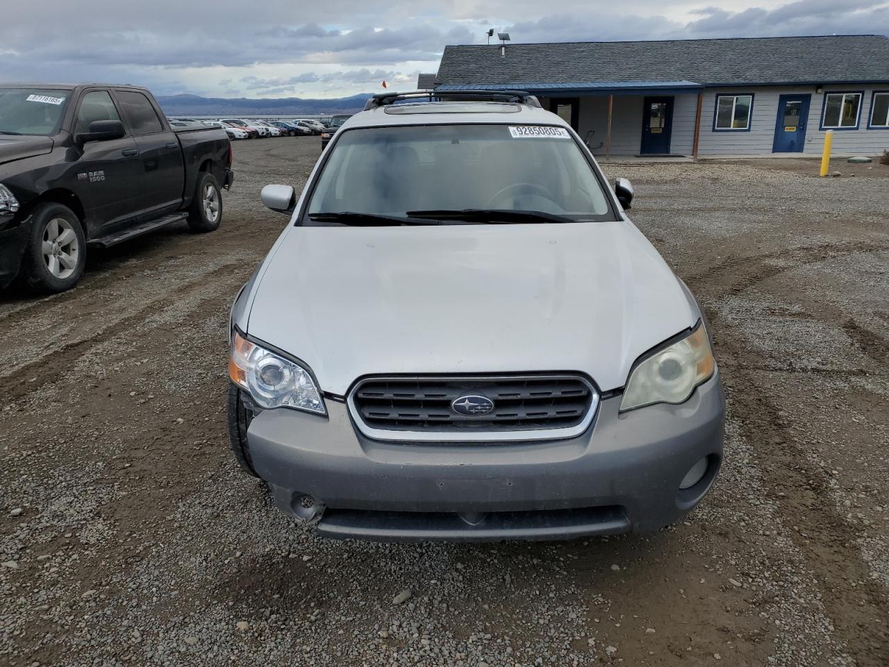 Subaru Outback Outback 2.5i Limited Image 4