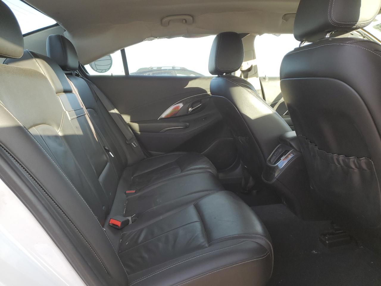 Buick LaCrosse Image 12