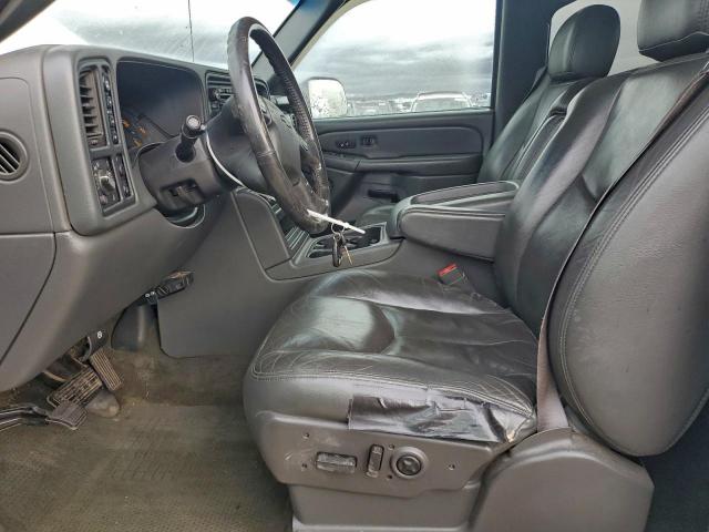 Chevrolet Silverado K2500 Image 3