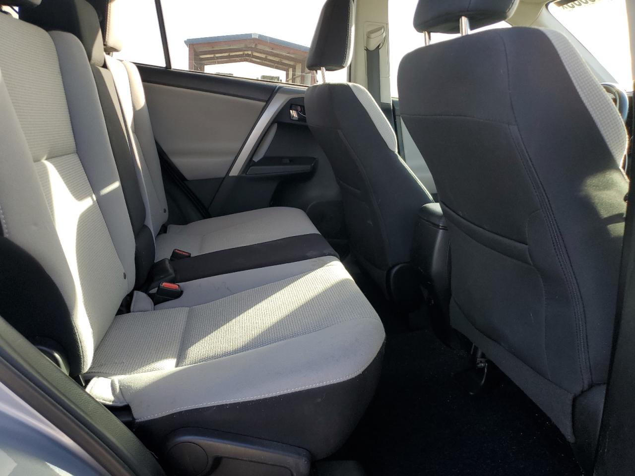 Toyota RAV4 Adventure Image 12