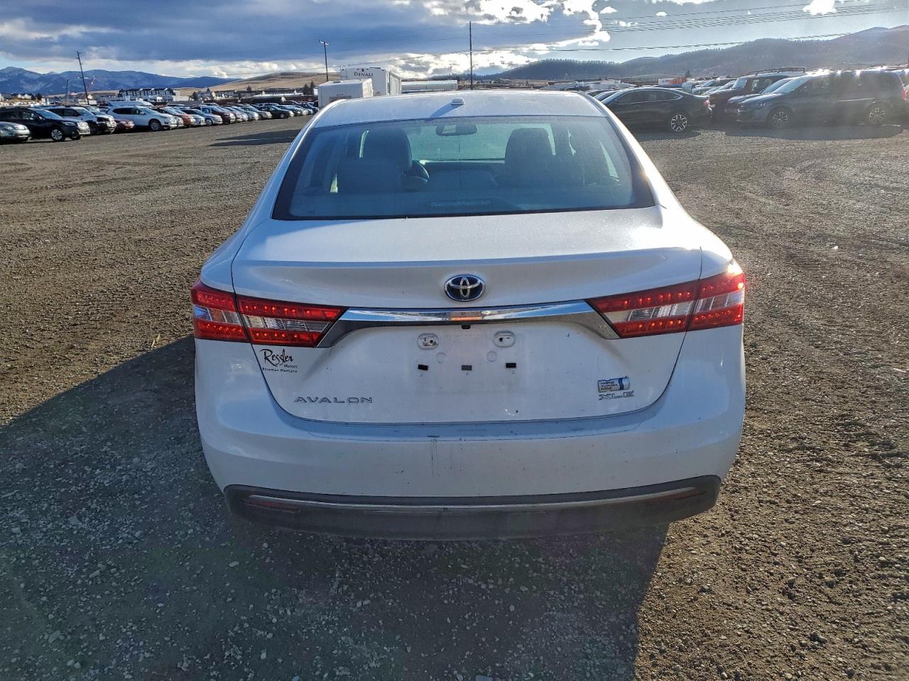 Toyota Avalon Hybrid Image 3
