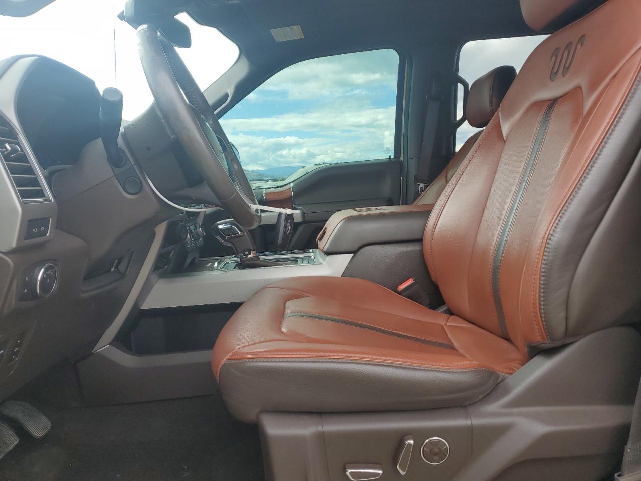 Ford F-150 Supercrew Image 2