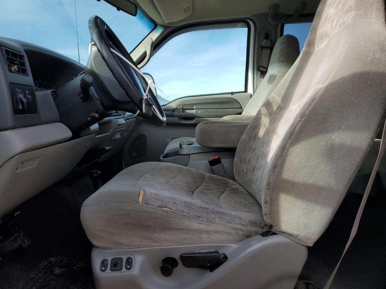 Ford F-250 Super Duty Image 6