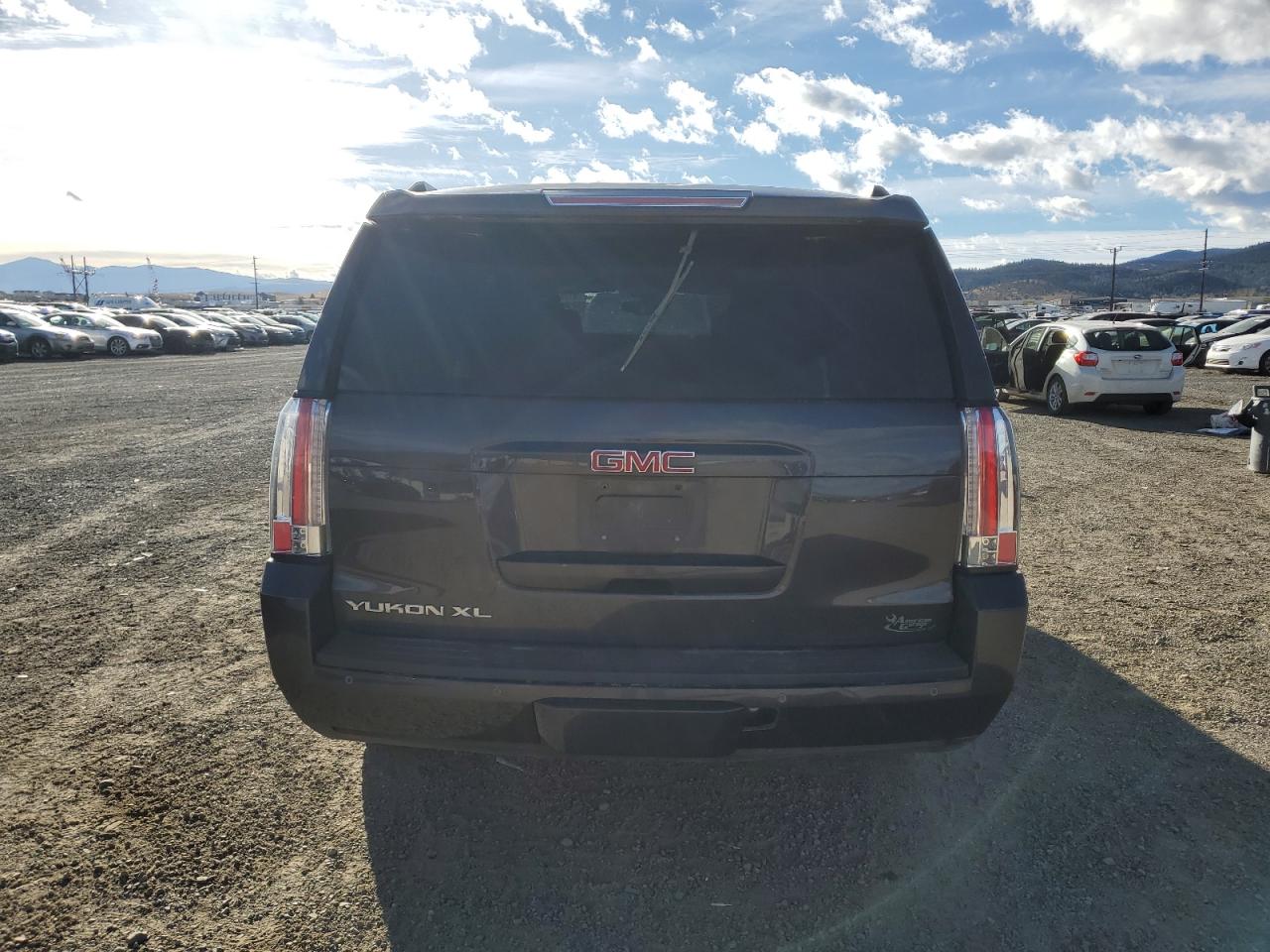 GMC Yukon K1500 Slt Image 4