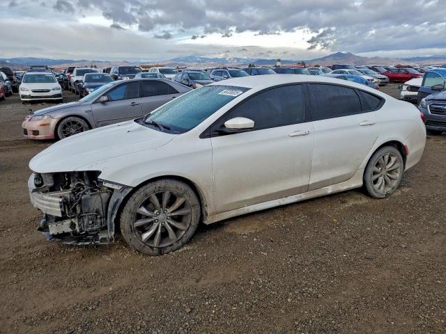  Salvage Chrysler 200