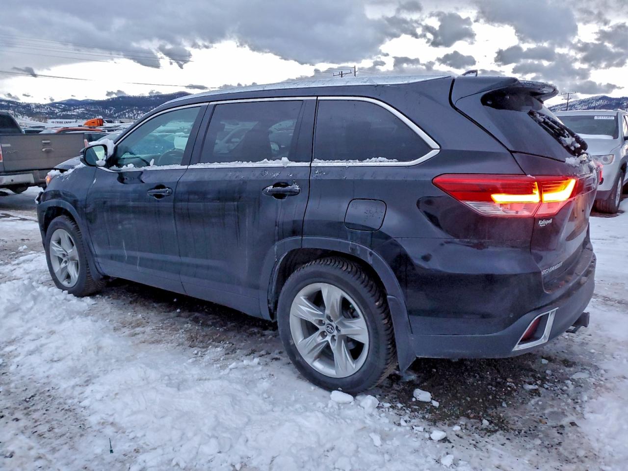 Toyota Highlander Limited Image 2