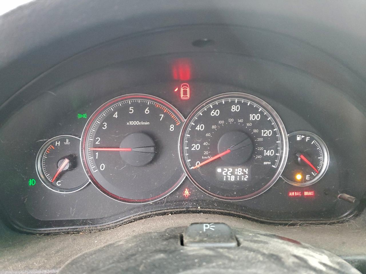 Subaru Outback 2.5i Image 12