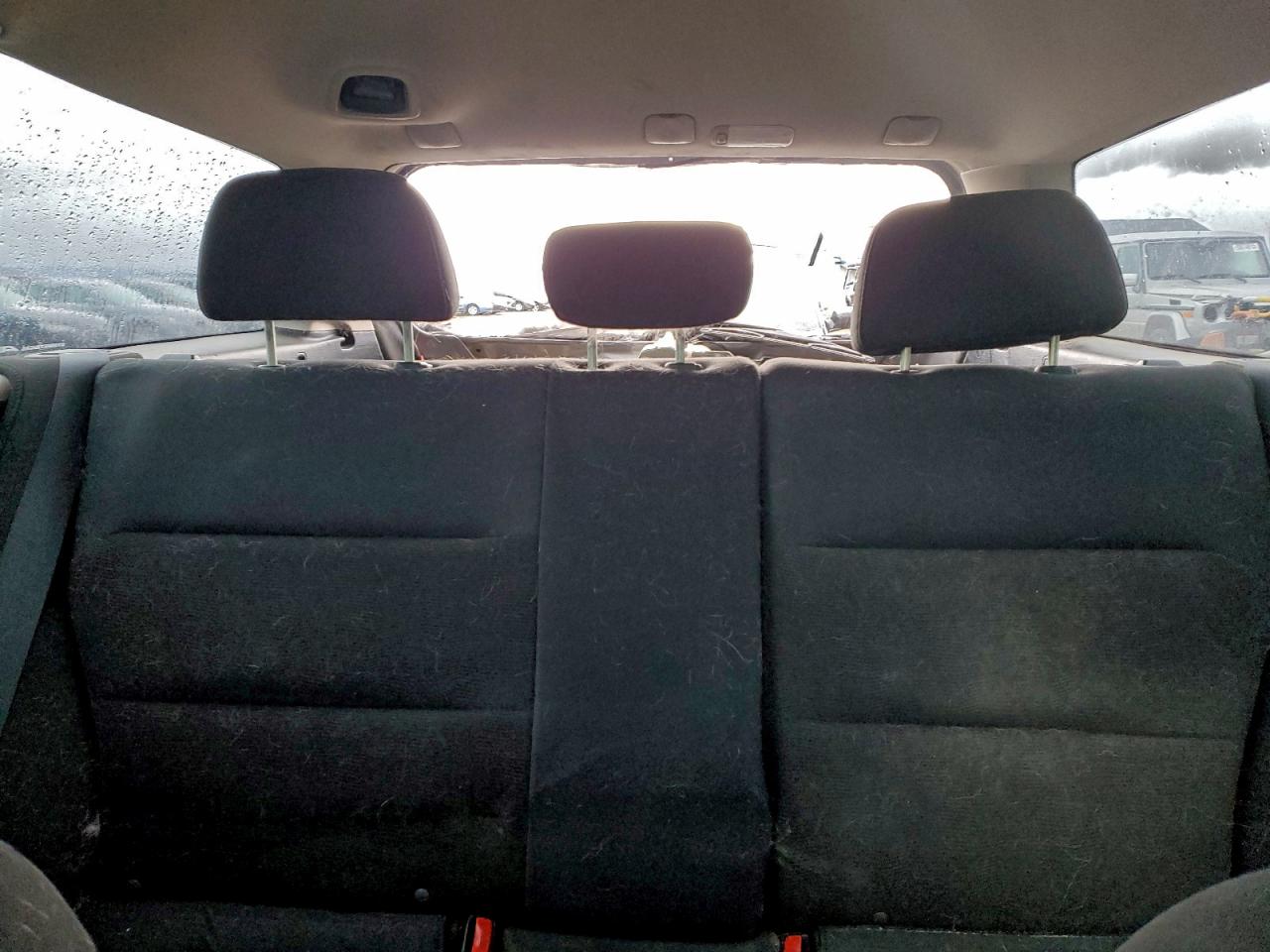 Subaru Outback 2.5i Image 7