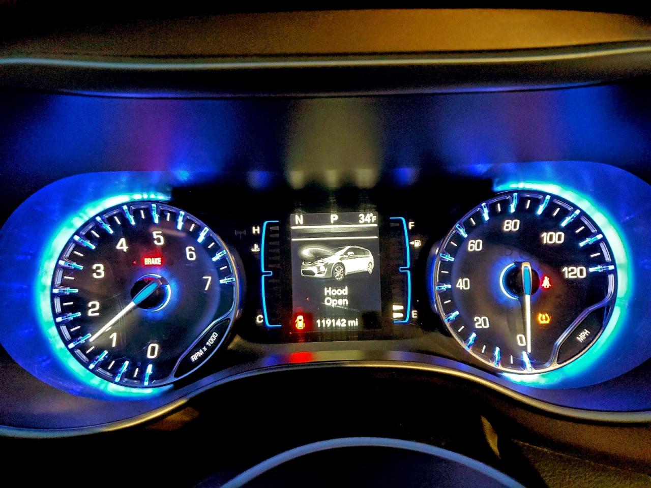 Chrysler Pacifica Touring L Image 8