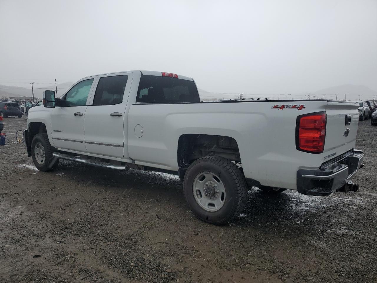 Chevrolet Silverado K2500 Heavy Duty Image 3