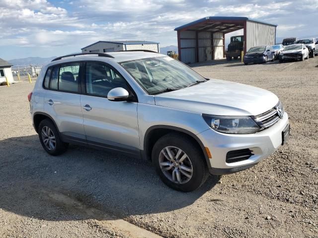 Volkswagen Tiguan S Image 10
