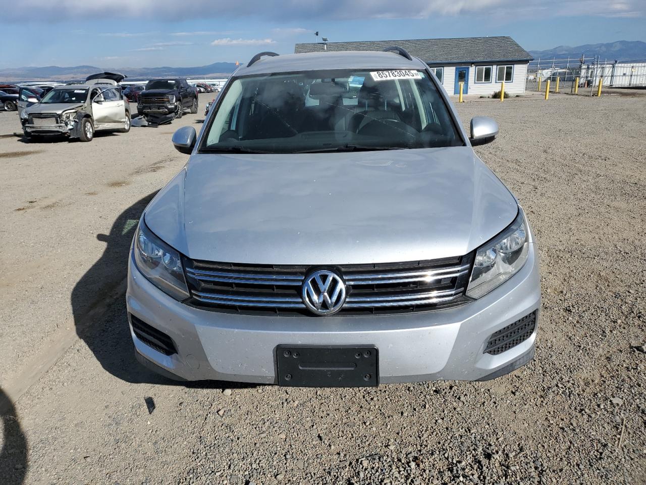 Volkswagen Tiguan S Image 2