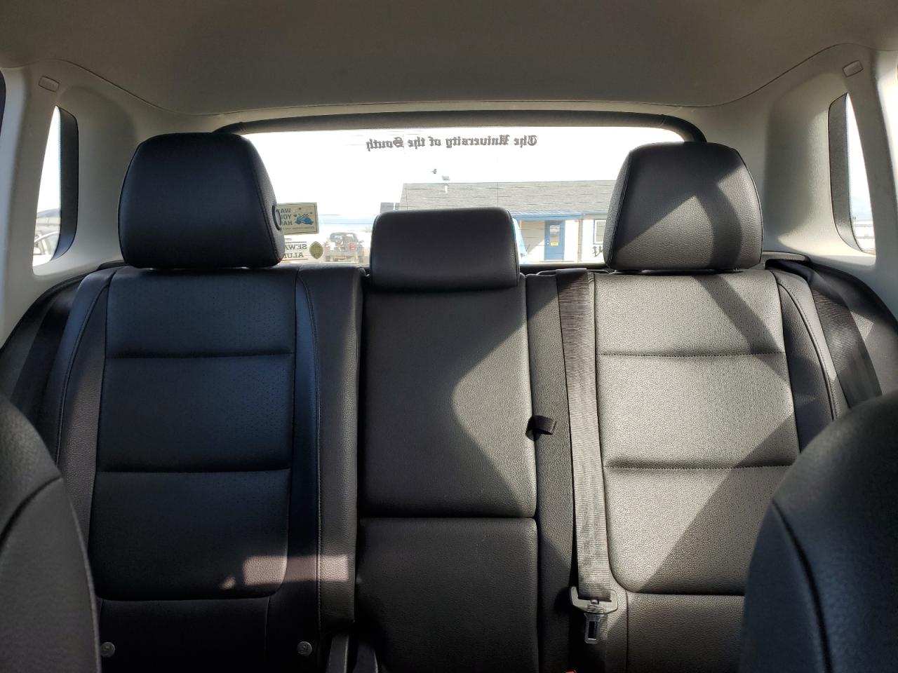 Volkswagen Tiguan S Image 11