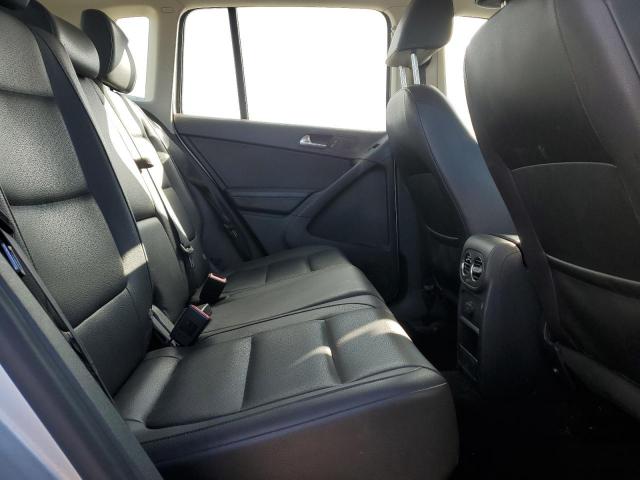 Volkswagen Tiguan S Image 8