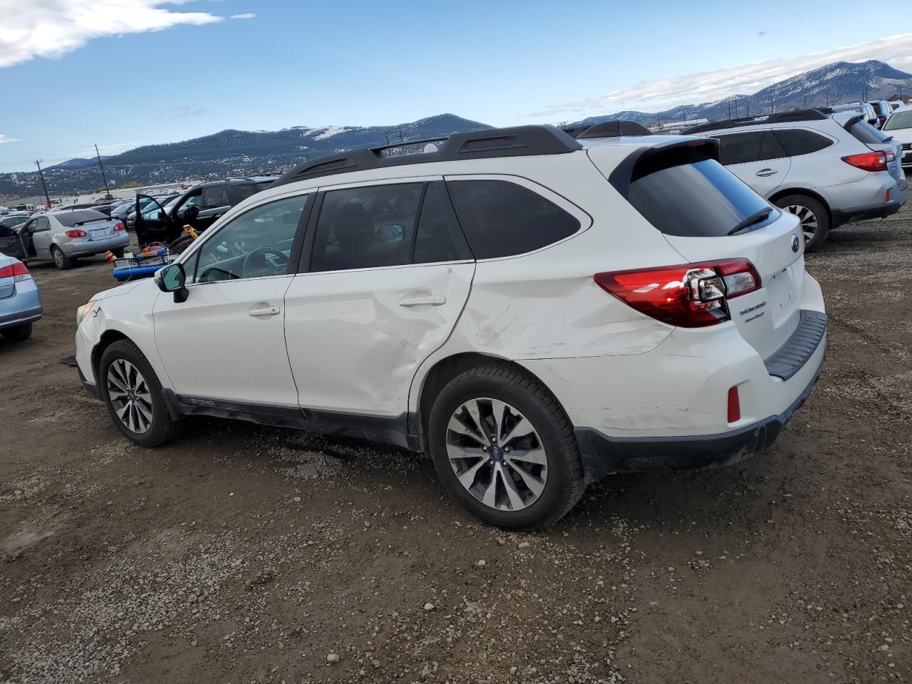 Subaru Outback 2.5i Limited Image 2