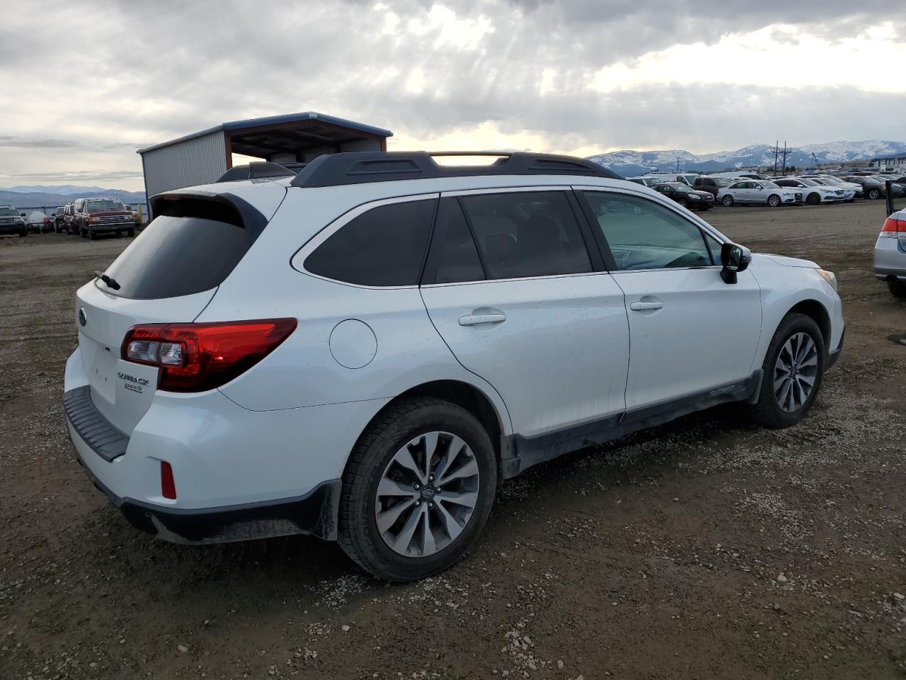 Subaru Outback 2.5i Limited Image 10