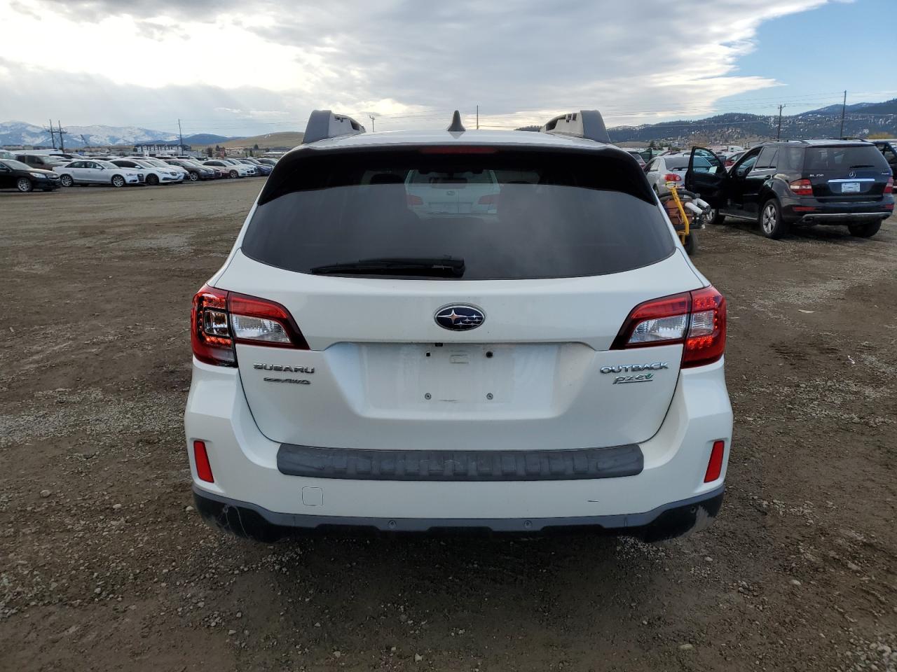 Subaru Outback 2.5i Limited Image 11