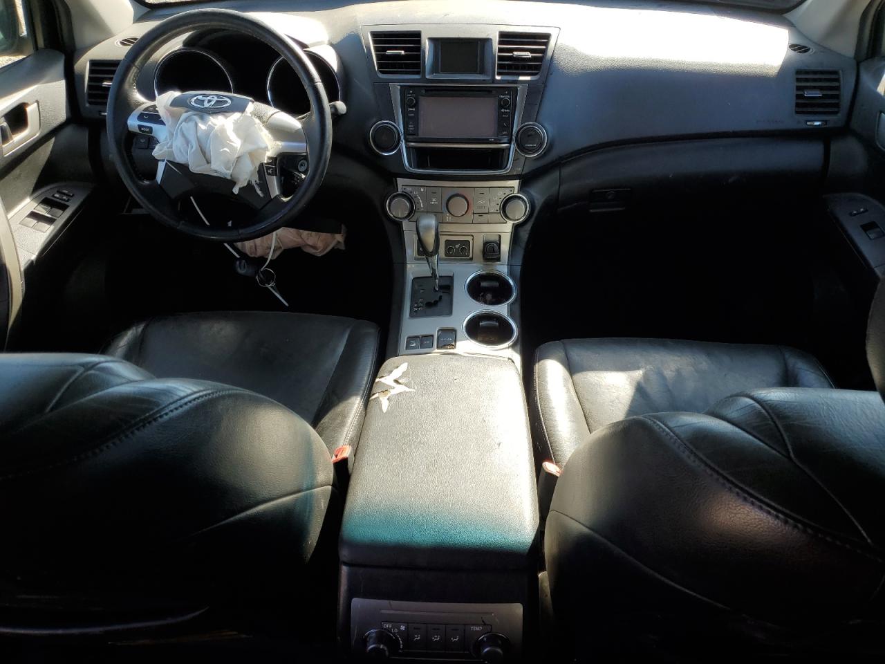 Toyota Highlander Base Image 3