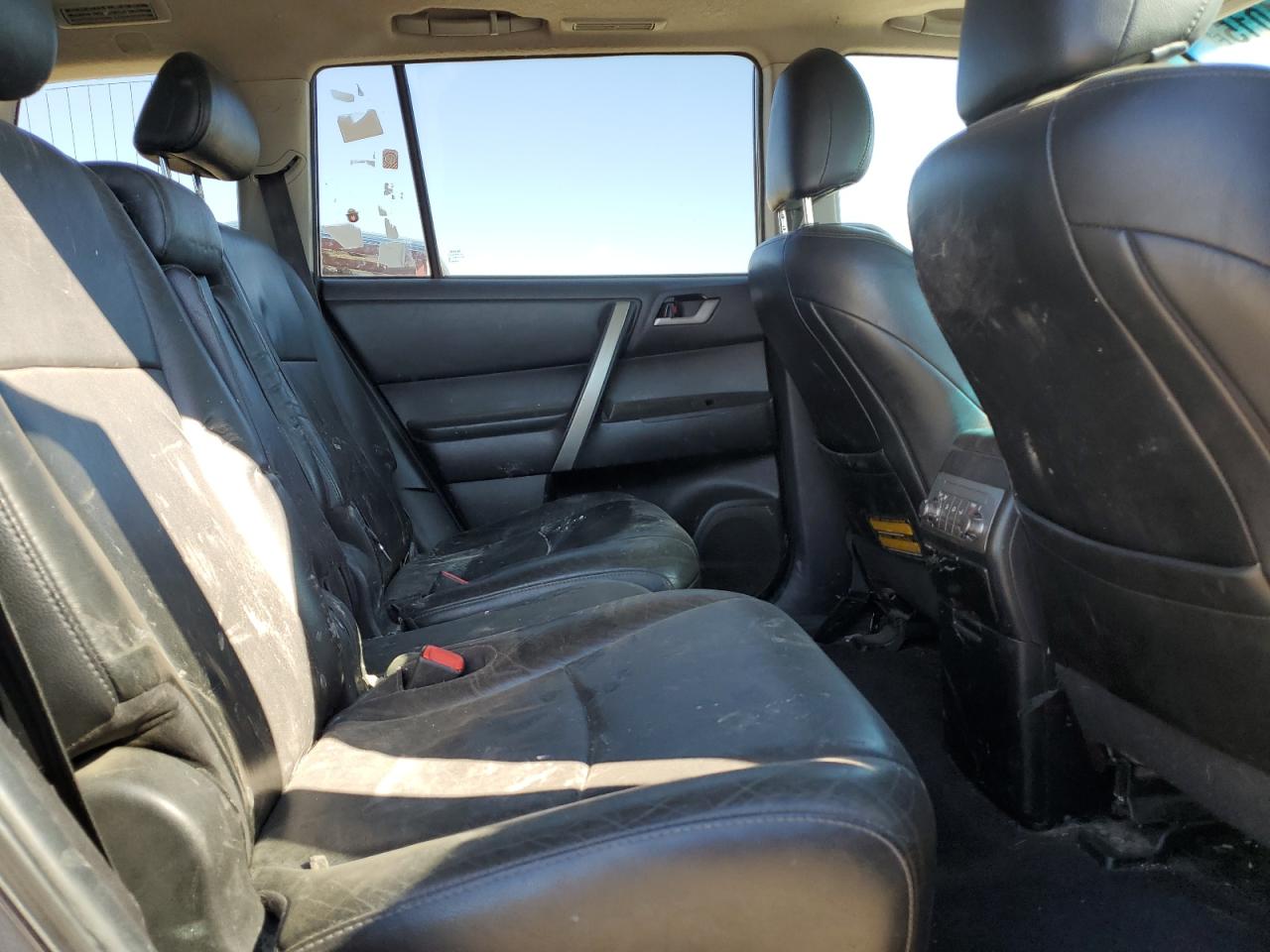 Toyota Highlander Base Image 12