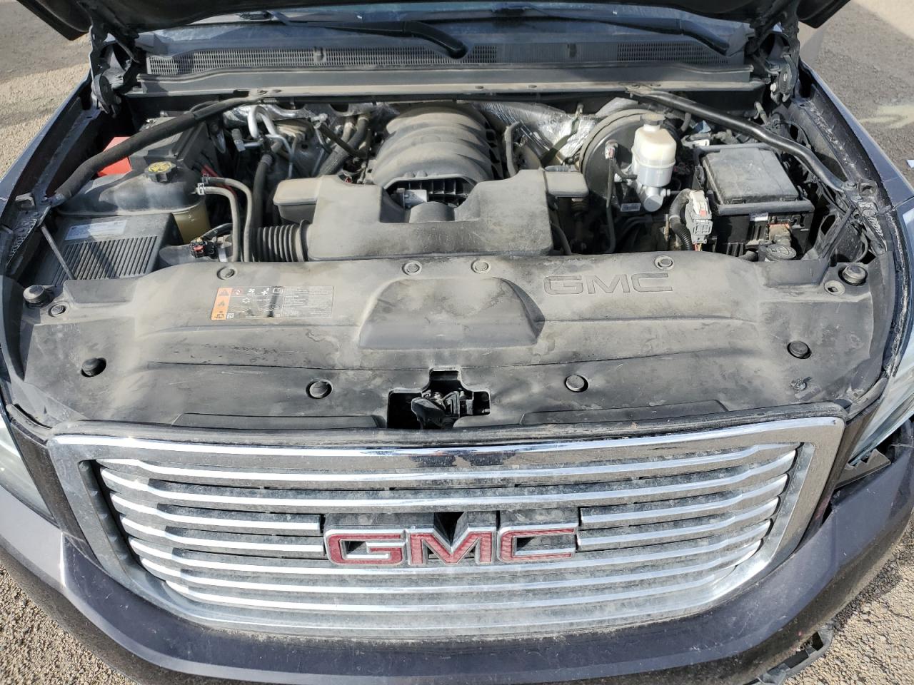 GMC Yukon K1500 Slt Image 3