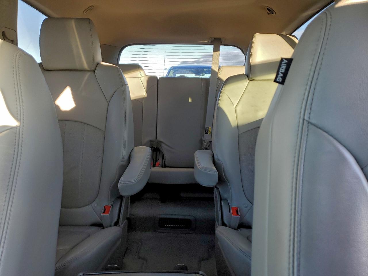 Buick Enclave Image 6