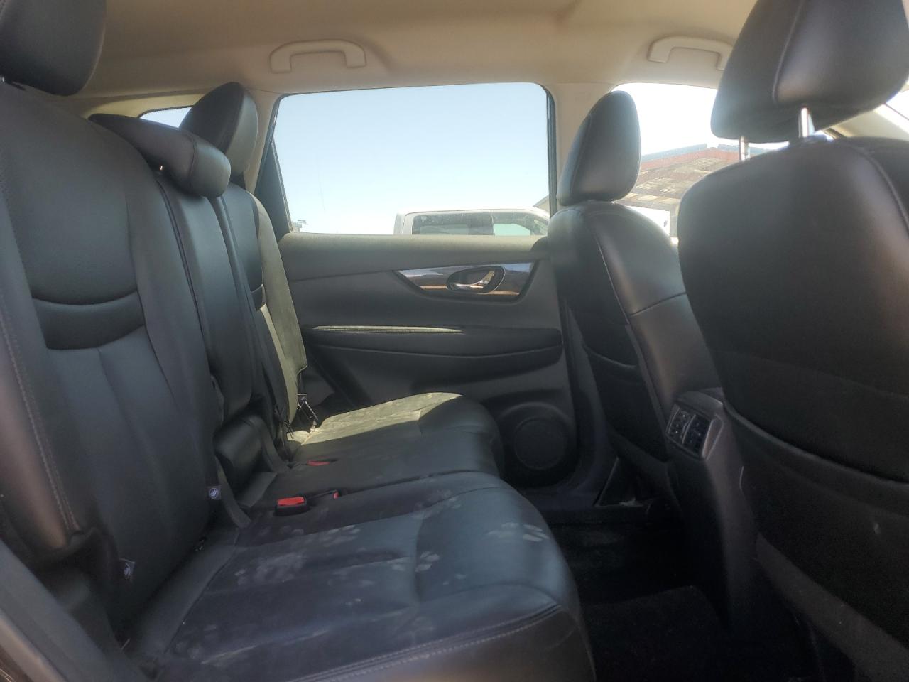 Nissan Rogue S Image 4