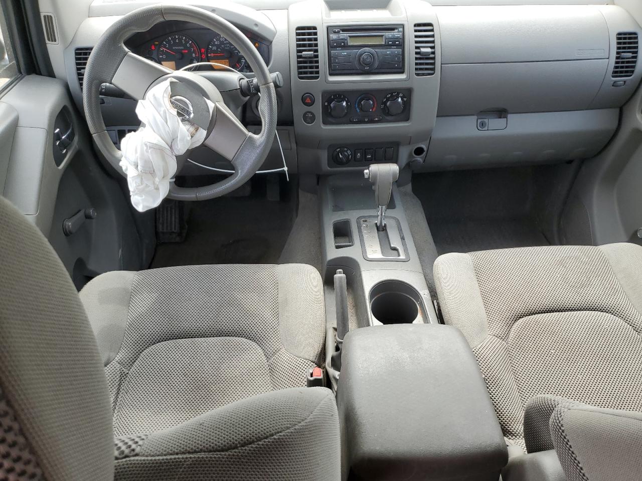 Nissan Frontier S Image 12