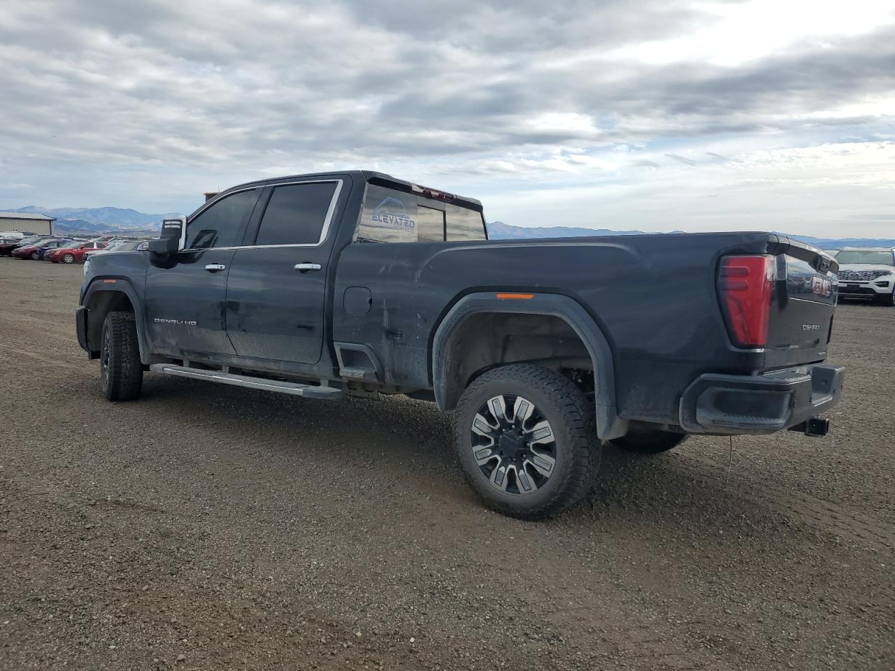 GMC Sierra K3500 Denali Image 10