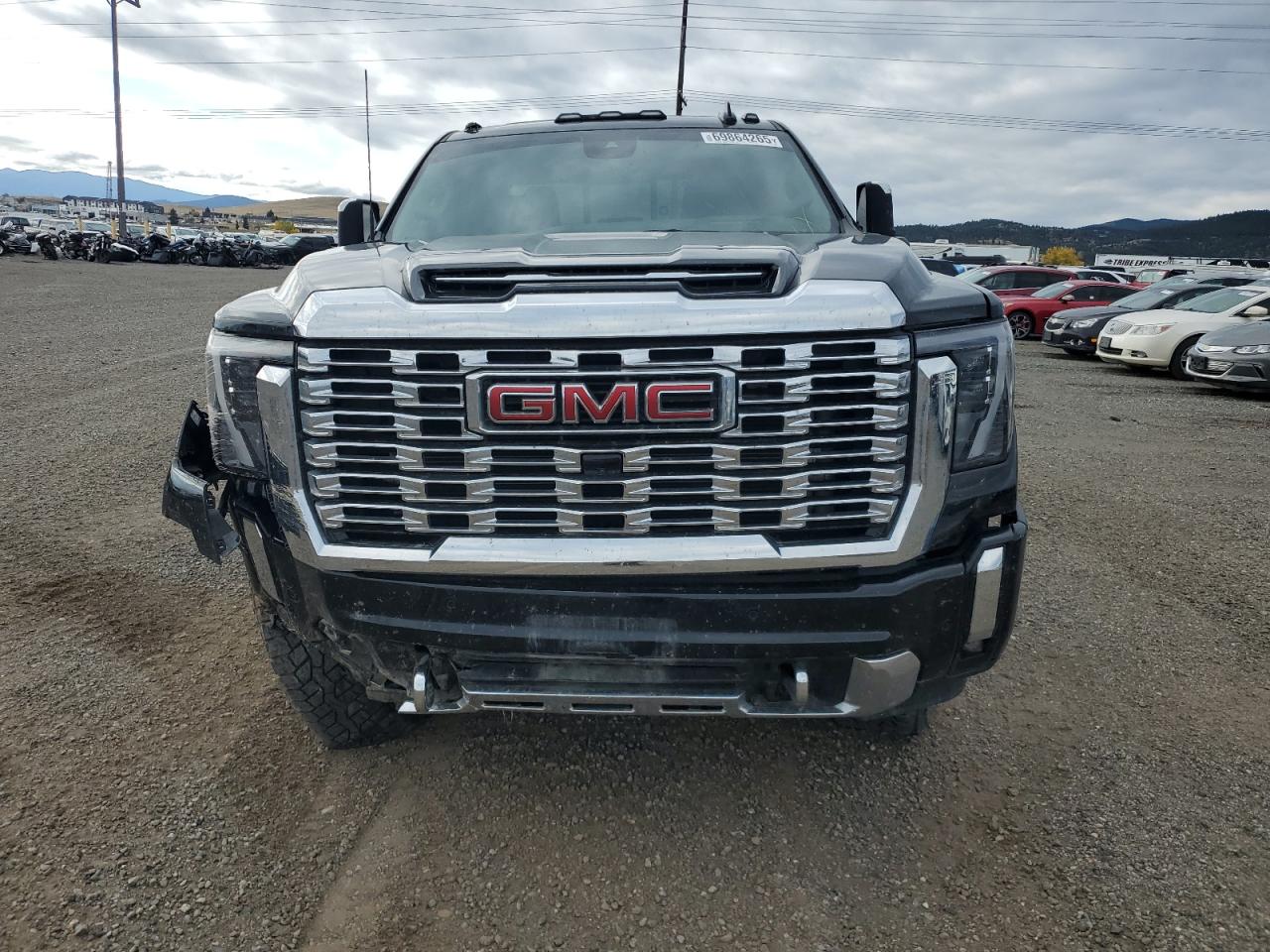 GMC Sierra K3500 Denali Image 9