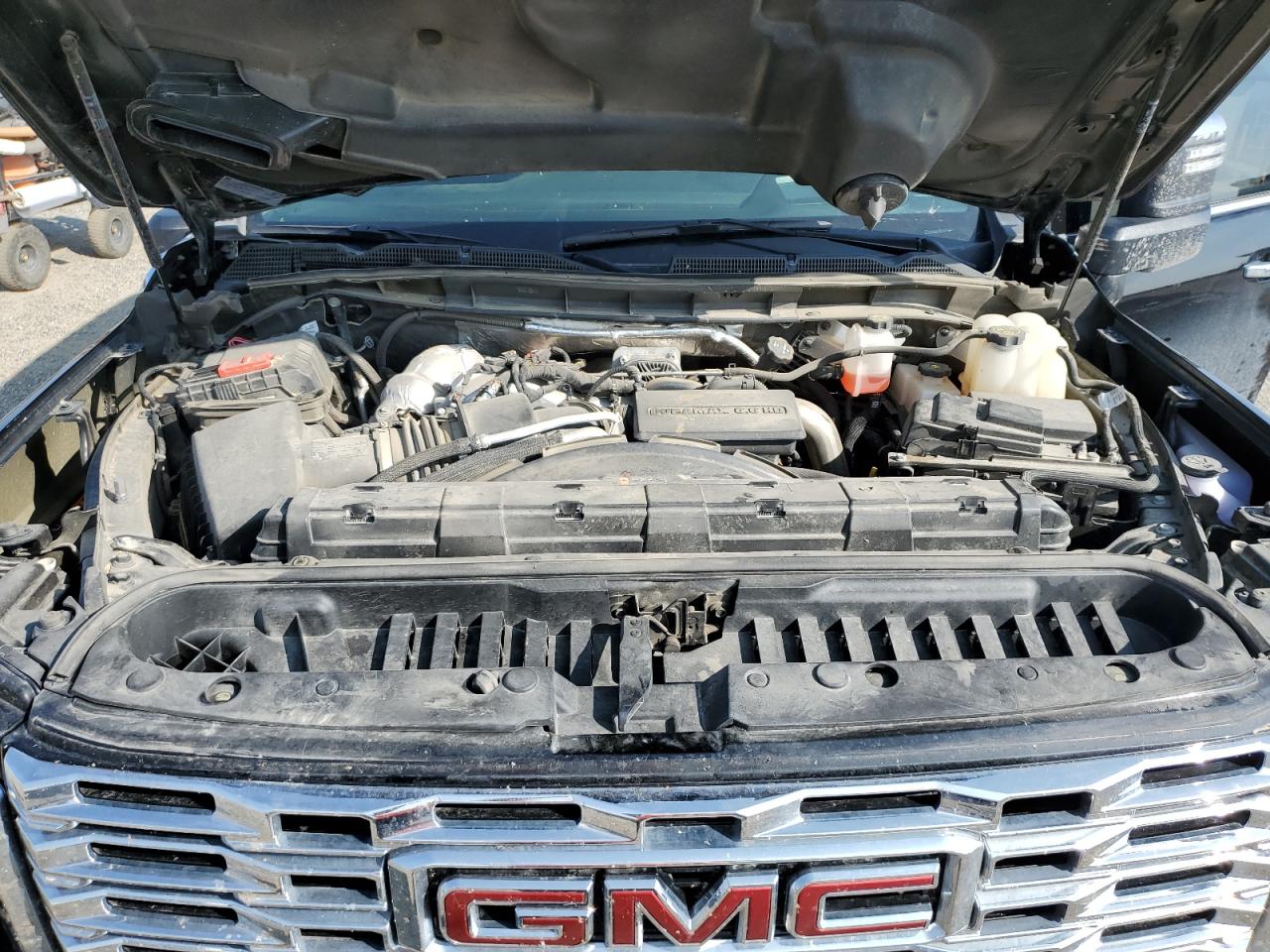 GMC Sierra K3500 Denali Image 8