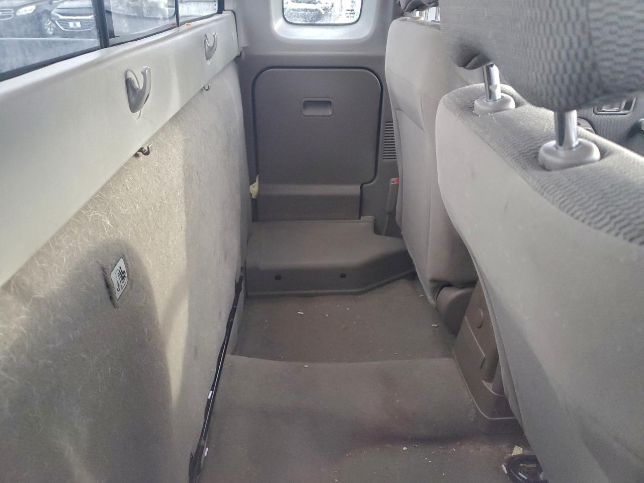 Nissan Frontier King Cab Xe Image 9