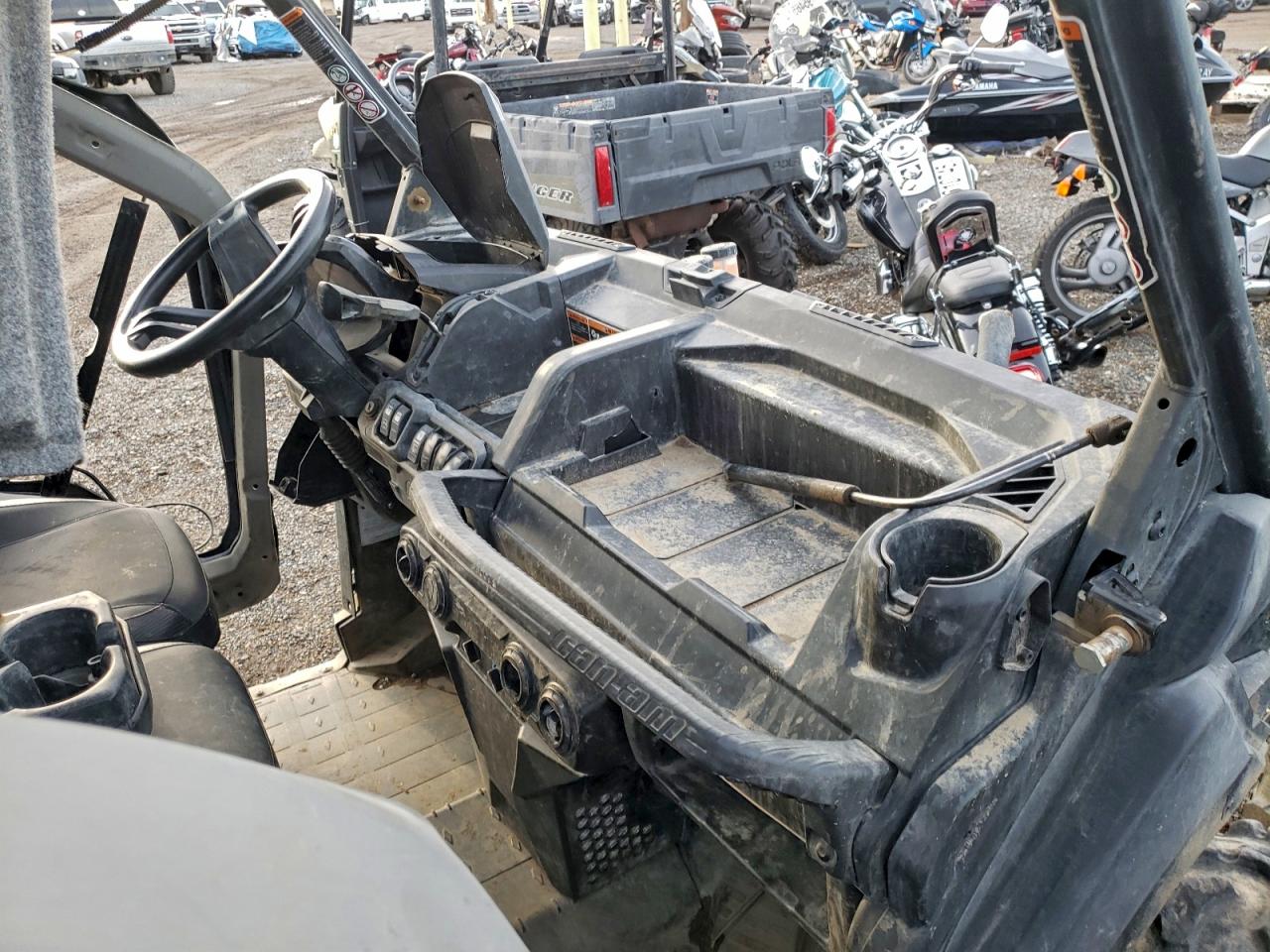 Can-Am Defender Xt Cab Hd10 Image 9