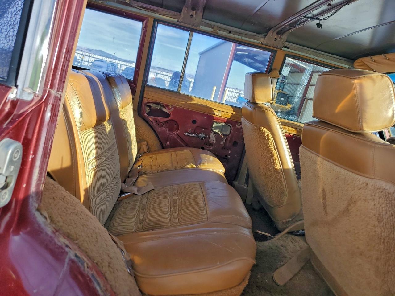 Jeep Grand Wagoneer Image 10