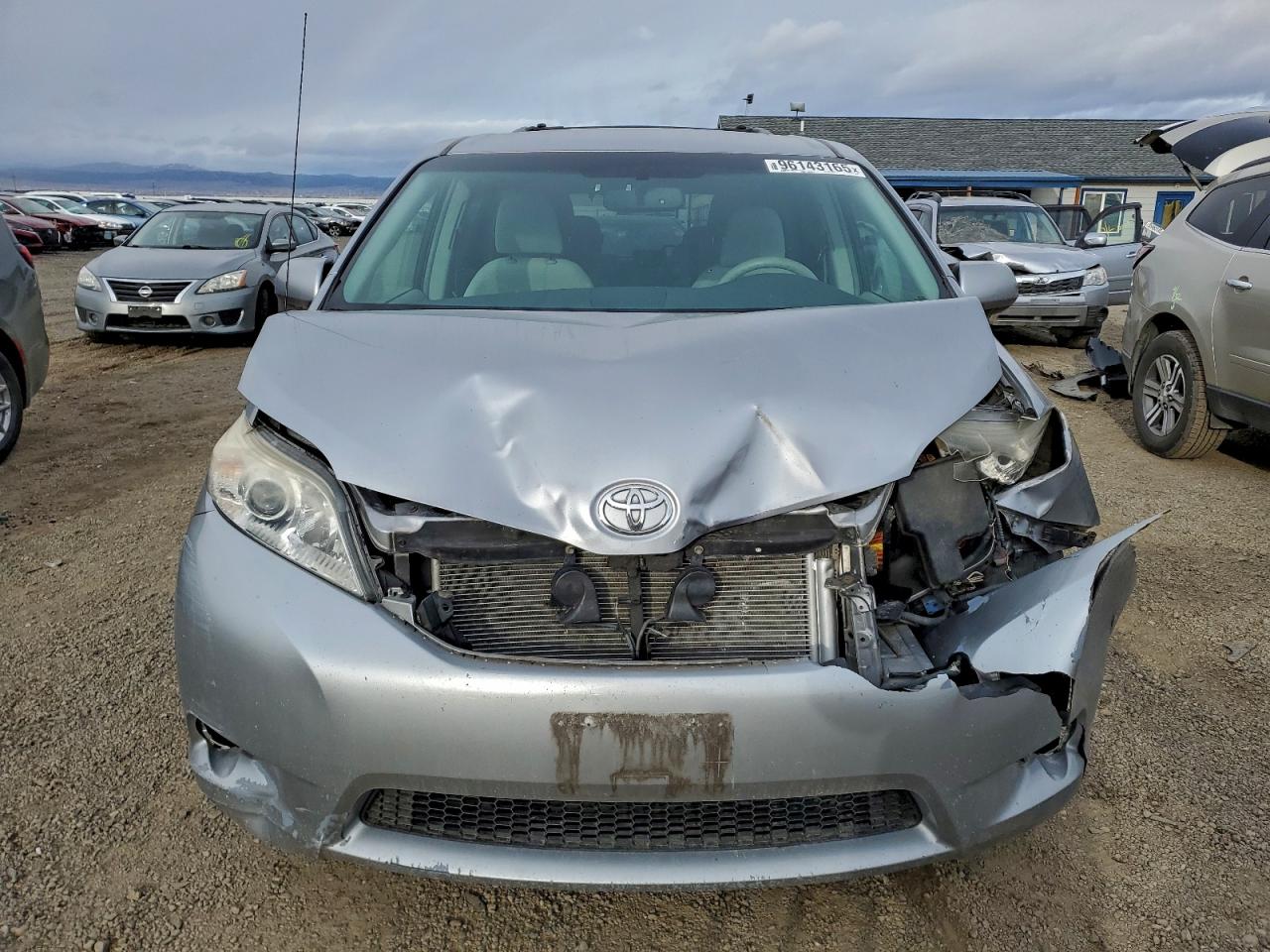 Toyota Sienna Le Image 2