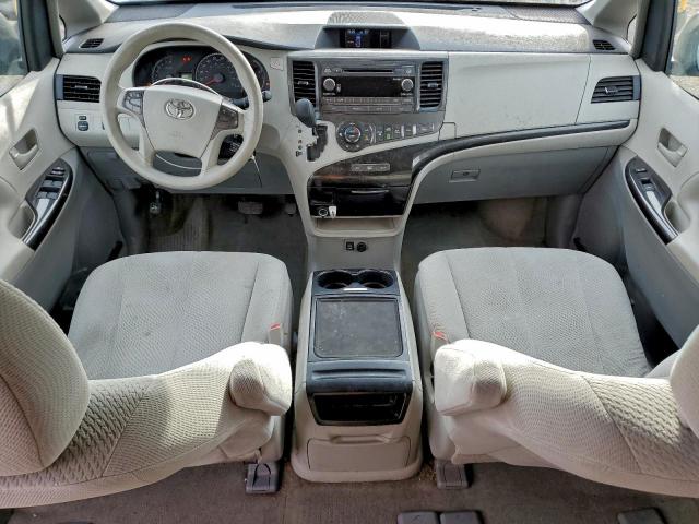 Toyota Sienna Le Image 6