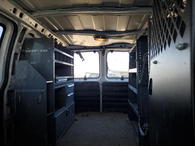 GMC Savana G2500 Image 11