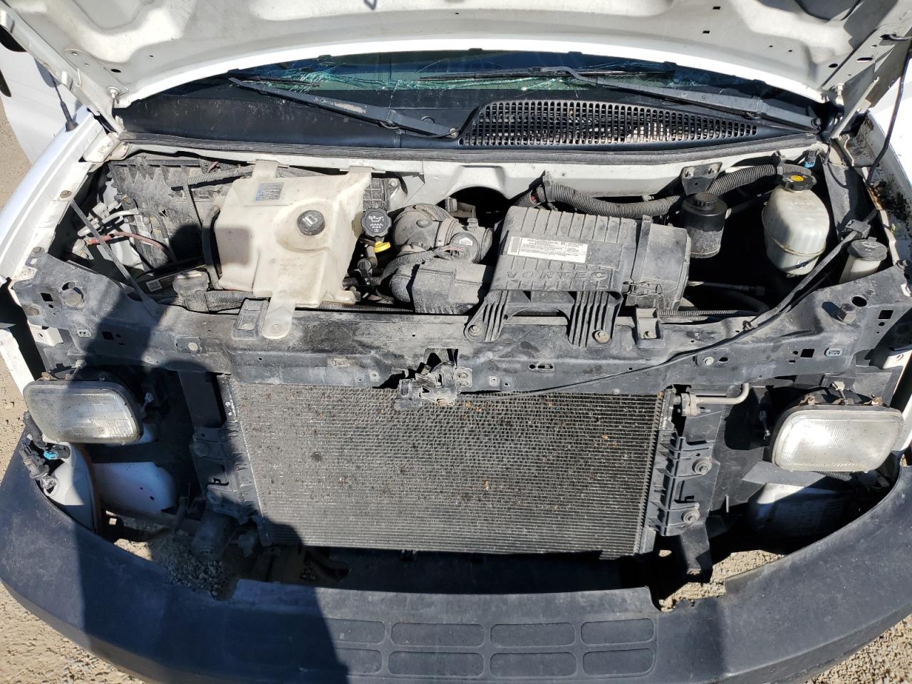 GMC Savana G2500 Image 7