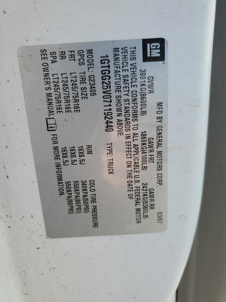 GMC Savana G2500 Image 14