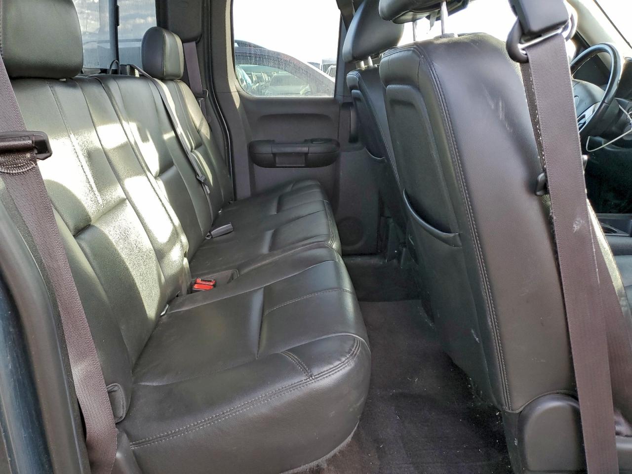 Chevrolet Silverado K1500 Ltz Image 8