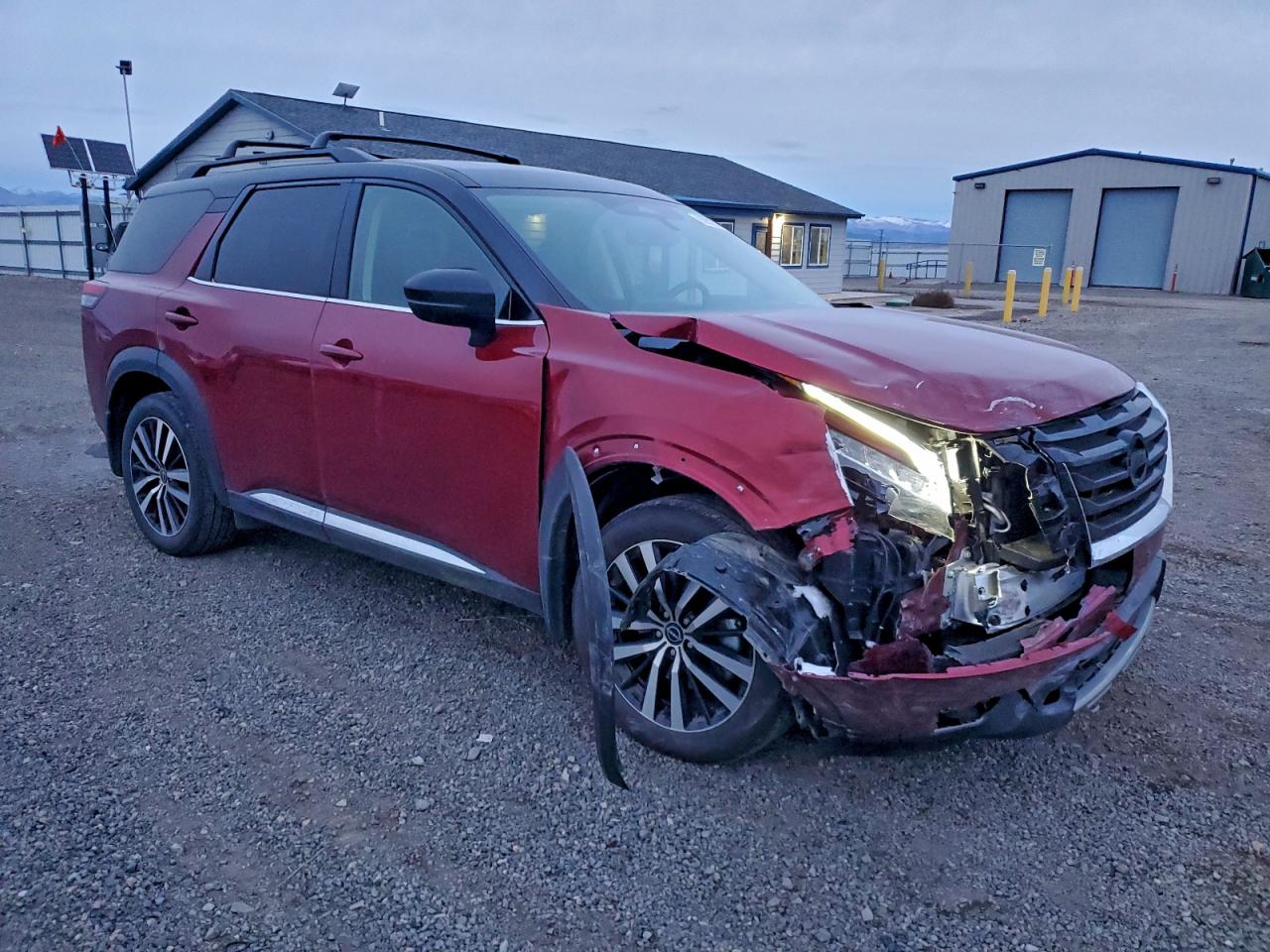 Nissan Pathfinder Platinum Image 8